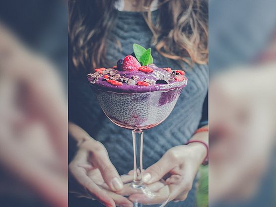 Hübner Rezept Chia Pudding mit Rotfrucht Püree